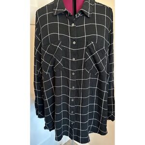Torrid Womens Plus Size 4 Black White Windowpane Plaid Button Down Shirt Crepe